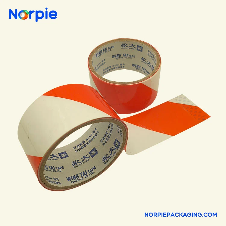 लाल और सफेद चेतावनी टेप